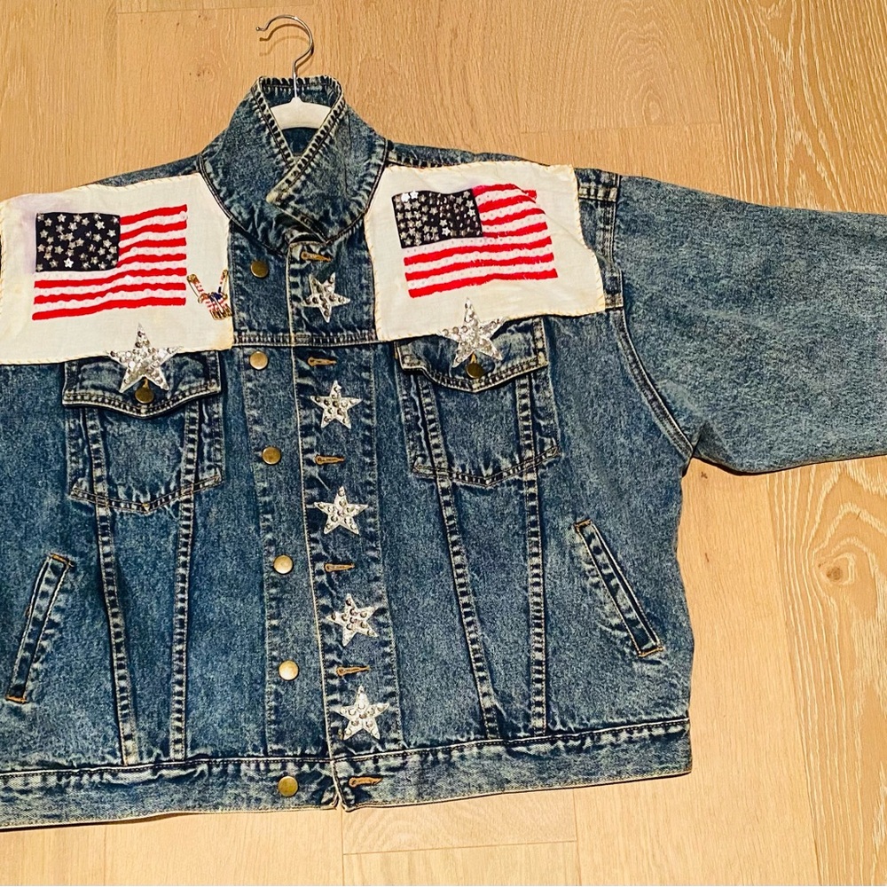 Amazing Vintage Whittall & Shon American Flag Sequin Embellished Jean Jacket